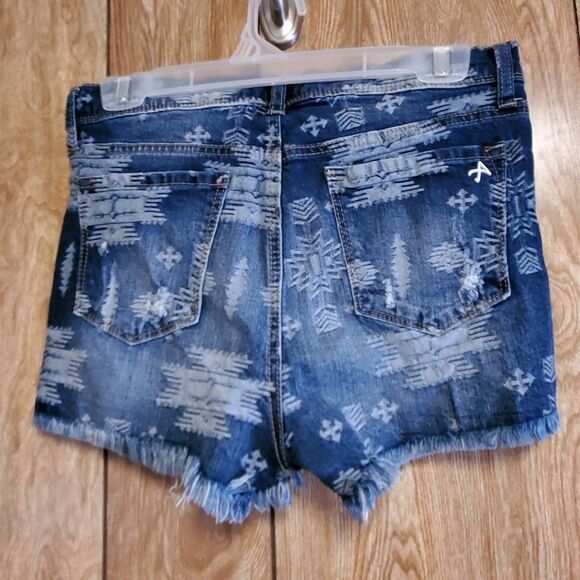 Special A | Aztec Print Denim Shorts | Size L - Picture 2 of 4